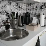 Cozy Kallio Studio, Eat, Explore, Commute Easy * Helsinki