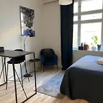 Huoneisto Cozy Kallio Studio, Eat, Explore, Commute Easy Helsinki