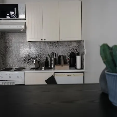 Apartamento Modern Equipped In Vibrant Kallio, Near Transit & Dining Spots