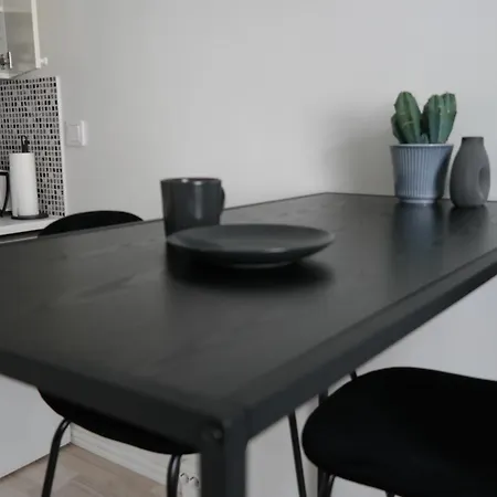Apartamento Modern Equipped In Vibrant Kallio, Near Transit & Dining Spots