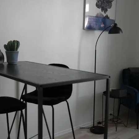 Cozy Kallio Studio, Eat, Explore, Commute Easy * Helsinki