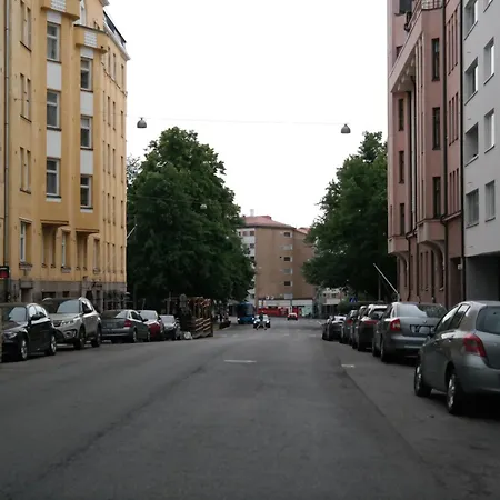 Cozy Kallio Studio, Eat, Explore, Commute Easy